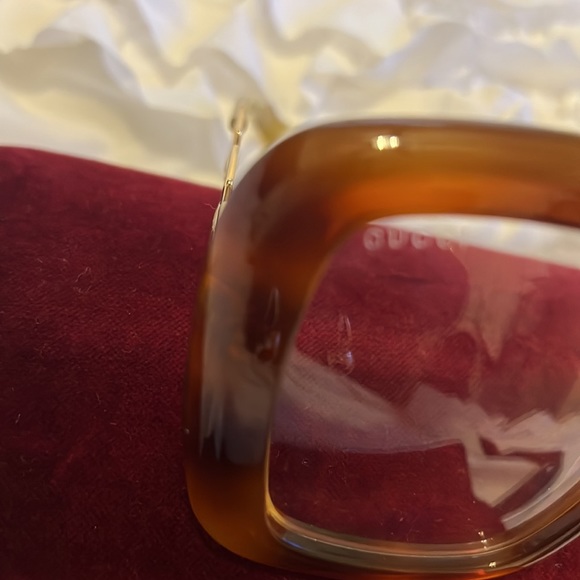 oversized GUCCI Sunglasses with transparent frames and gold detail - Picture 6 of 6